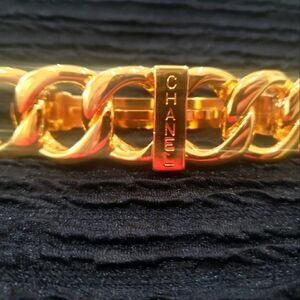 AN AUTHENTIC CHANEL SOLID 24 KT 98 A GOLD PLATED, BERETTE